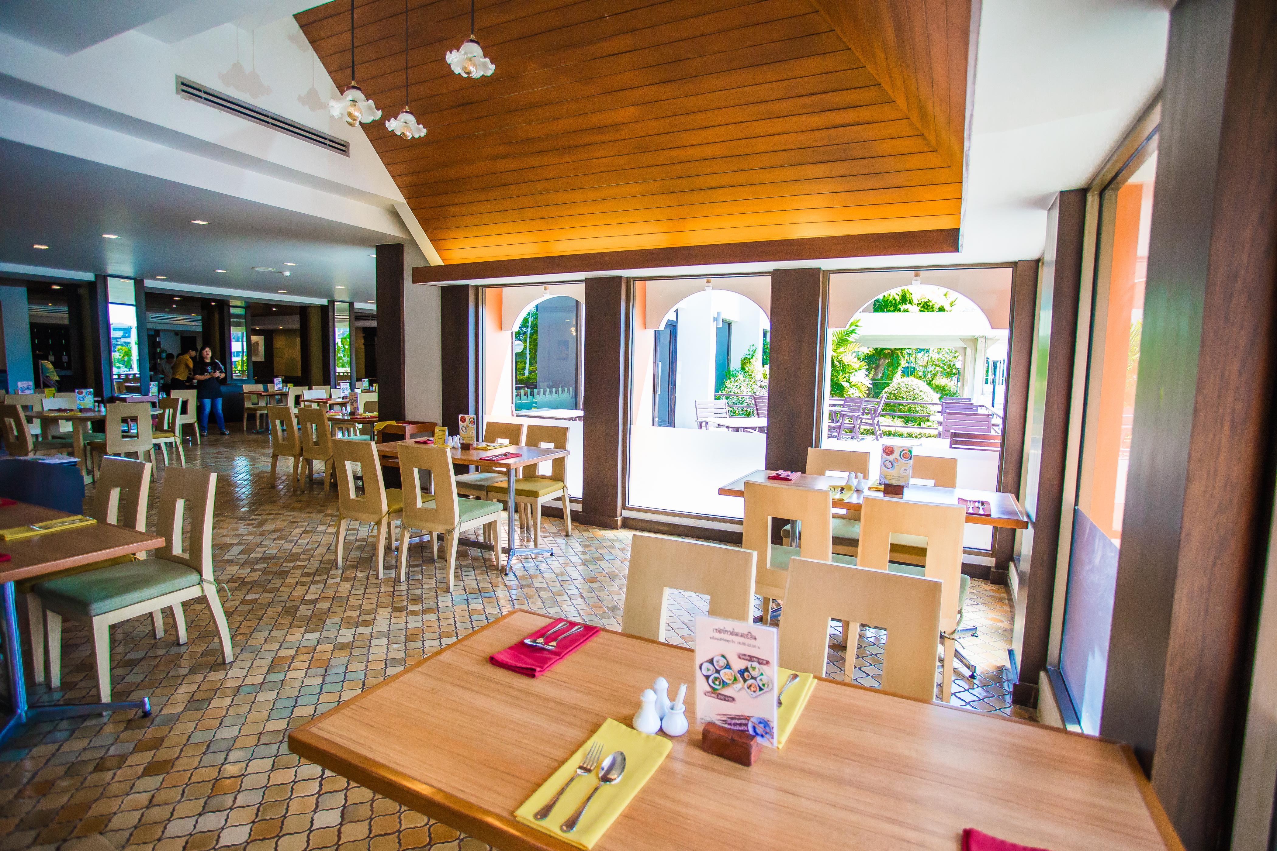 Phuket Merlin Hotel Exteriör bild
